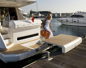 plateforme pour yacht