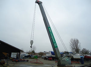 grue pour marina / à flèche relevable