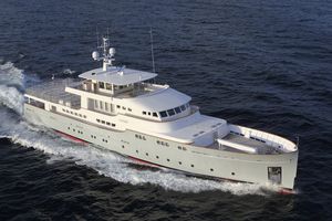 mega-yacht de croisière / avec timonerie / en aluminium / 5 cabines