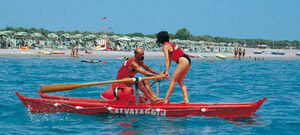 catamaran à rames de sauvetage