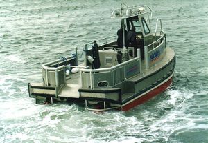 bateau pour manutention de câbles et tuyaux 1