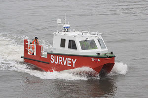 bateau d'étude hydrographique