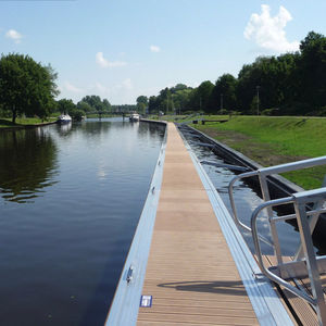 ponton flottant