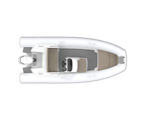 bateau pneumatique hors-bord