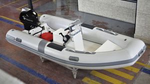 bateau pneumatique hors-bord 1