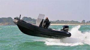 bateau utilitaire 1