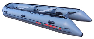 bateau pneumatique hors-bord
