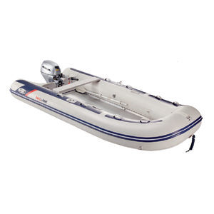 bateau pneumatique hors-bord