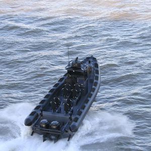 bateau professionnel hors-bord 1