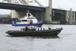bateau professionnel in-bord 1