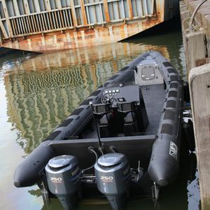 bateau utilitaire