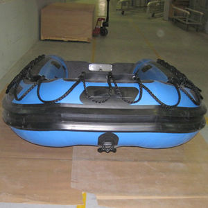 bateau utilitaire