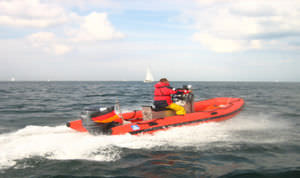 bateau pneumatique hors-bord 1