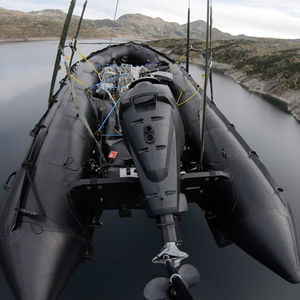 bateau professionnel hors-bord