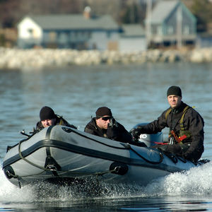 bateau utilitaire