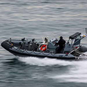 bateau professionnel hors-bord 1