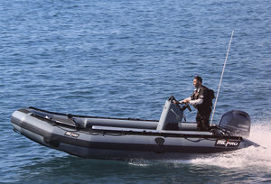 bateau utilitaire
