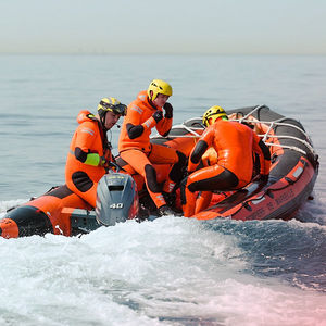 bateau de surveillance 1
