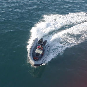 bateau de surveillance 1