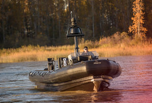 bateau professionnel hors-bord 1