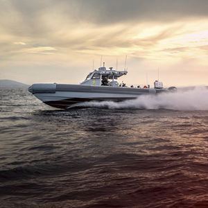 bateau professionnel hors-bord 1