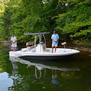 bay boat hors-bord