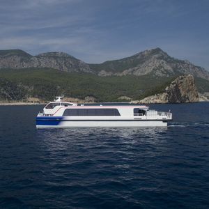 bateau à passagers