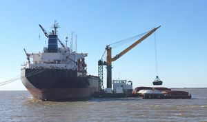 navire spécial barge grue
