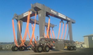 travel lift toutes roues directrices