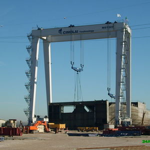 grue pour chantier naval