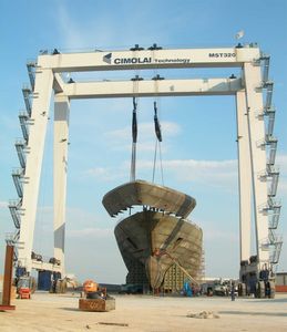 grue pour chantier naval