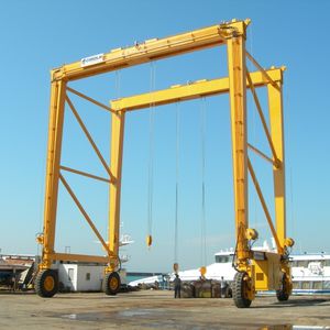 travel lift toutes roues directrices
