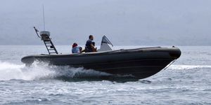 bateau de surveillance
