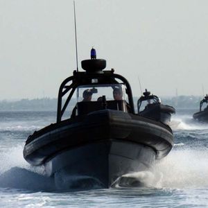 bateau de surveillance