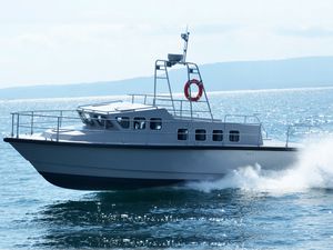 bateau de surveillance