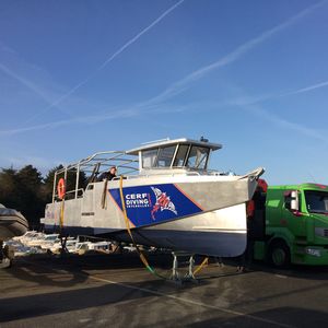 bateau de support pour la plongée