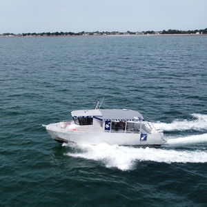 bateau de support pour la plongée 1