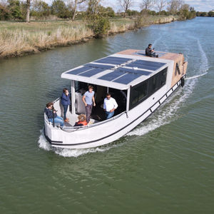 bateau de transport de personnel