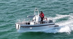 bateau de service portuaire 1
