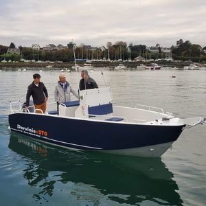 bateau de support pour la plongée 1