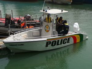 bateau de surveillance 1