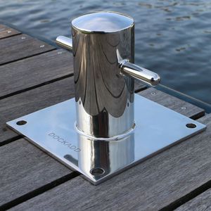 bitte d'amarrage pour marina