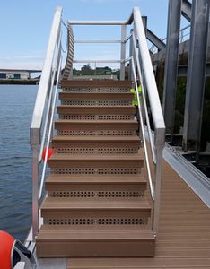 escalier pour ponton 1
