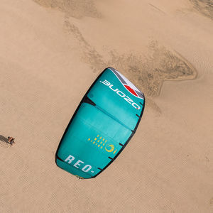 aile de kitesurf C-shape
