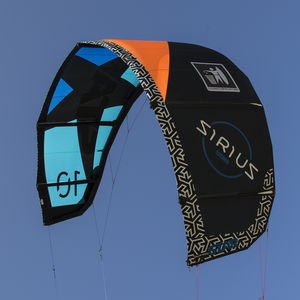 aile de kitesurf C-shape