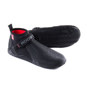 chaussons de sports nautiques