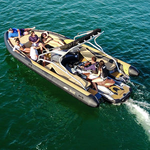 bateau pneumatique propulsion par jet-ski