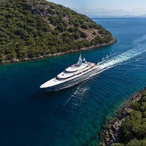 mega-yacht de charter