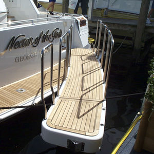 passerelle pour yacht