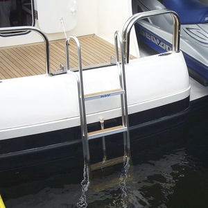 échelle pour bateau / escamotable / de baignade / manuelle